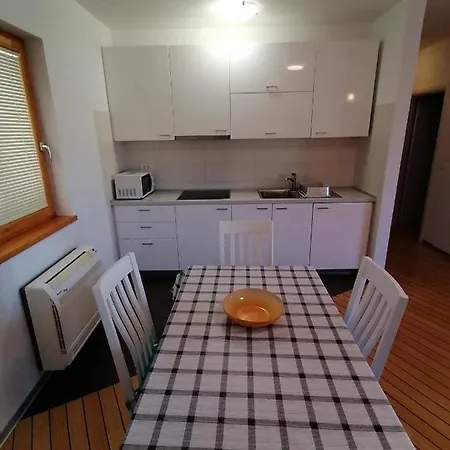 Apartment Lily Punta Skala