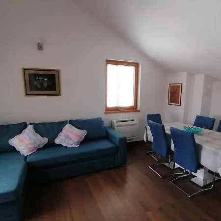 Lily Punta Skala アパート ペトルチャネ