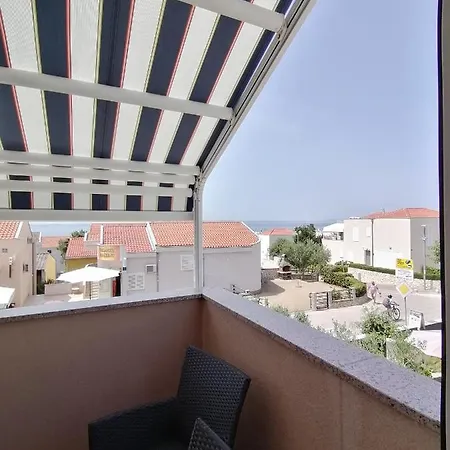 Lily Punta Skala アパート