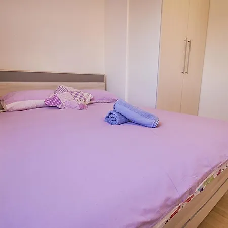 Lily Punta Skala アパート ペトルチャネ