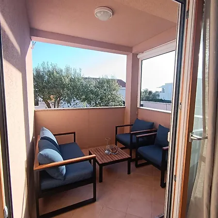 Lily Punta Skala アパート ペトルチャネ