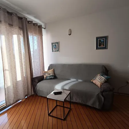 Lily Punta Skala Apartamento *